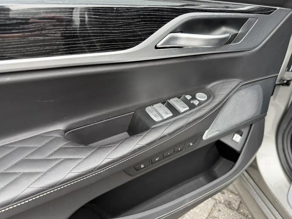 BMW 7-serie 750Li xDrive High Executive M-Sport uit 2019, foto 12