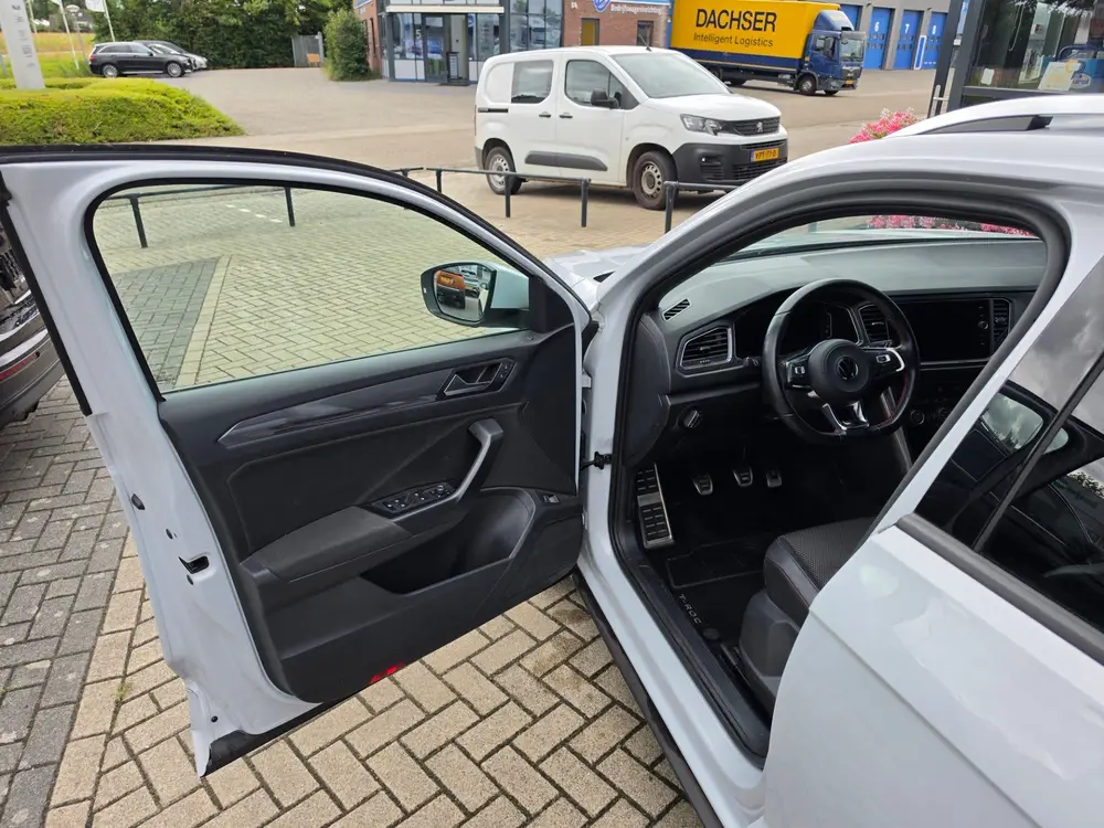 Volkswagen T-Roc 1.5 TSI Sport Business R uit 2022, foto 13