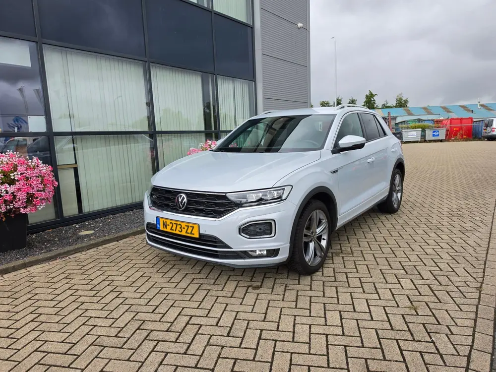 Volkswagen T-Roc 1.5 TSI Sport Business R uit 2022, foto 2