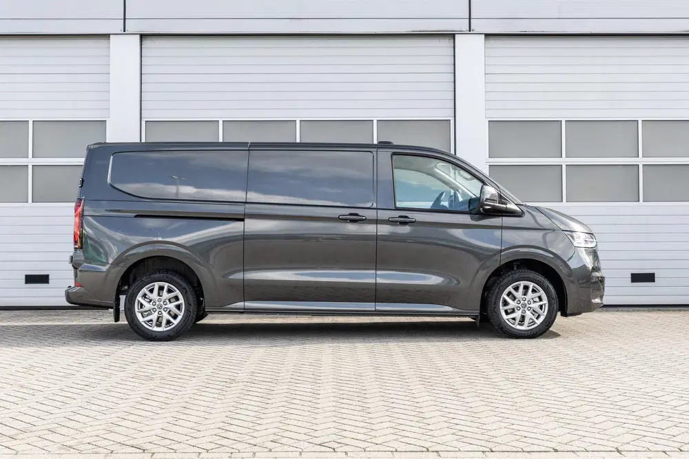 Volkswagen Transporter 2.5 eHybrid 233pk AUT L2H1 30 Bulli uit 2026, foto 3