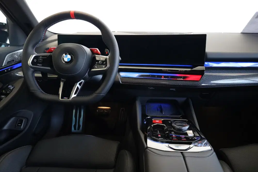 BMW M5 Touring Bowers & Wilkins uit 2026, foto 12