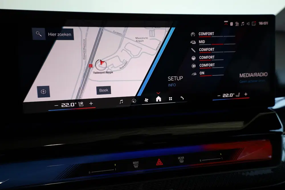 BMW M5 Touring Bowers & Wilkins uit 2026, foto 16
