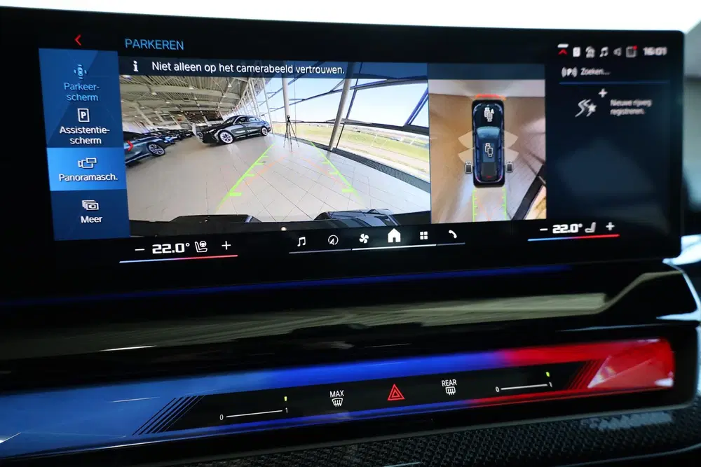 BMW M5 Touring Bowers & Wilkins uit 2026, foto 18