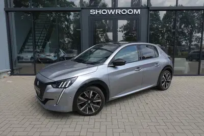 Peugeot 208 1.2 PureTech GT PANO KEYLESS CAM uit 2022