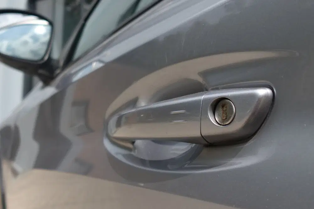 Peugeot 208 1.2 PureTech GT PANO KEYLESS CAM uit 2022, foto 12