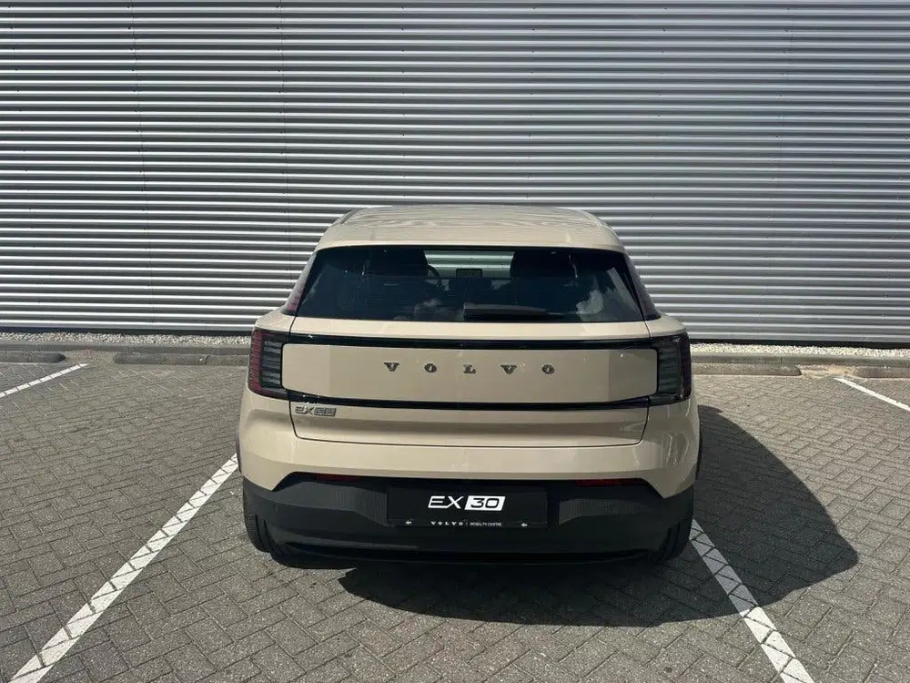 Volvo EX30 Single motor Plus uit 2026, foto 3
