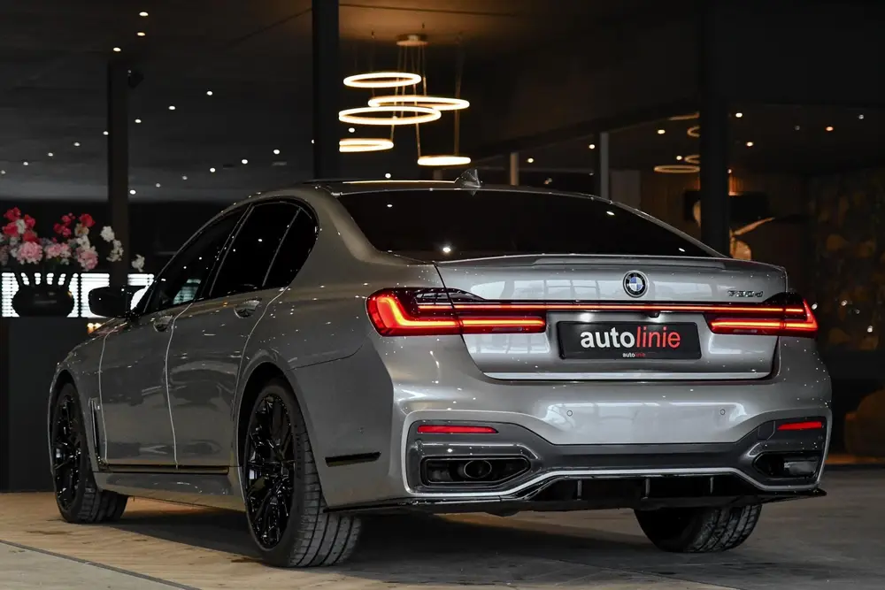 BMW 7-serie 730d M-Sport. Pano uit 2019, foto 2