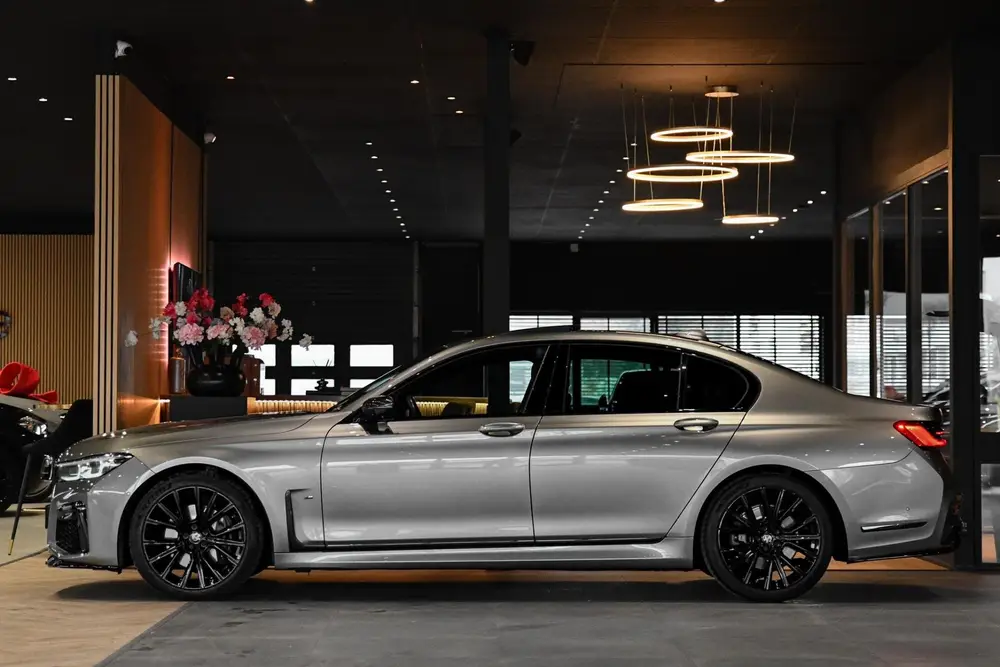 BMW 7-serie 730d M-Sport. Pano uit 2019, foto 3