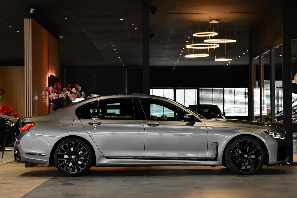 BMW 7-serie 730d M-Sport. Pano uit 2019, foto 4