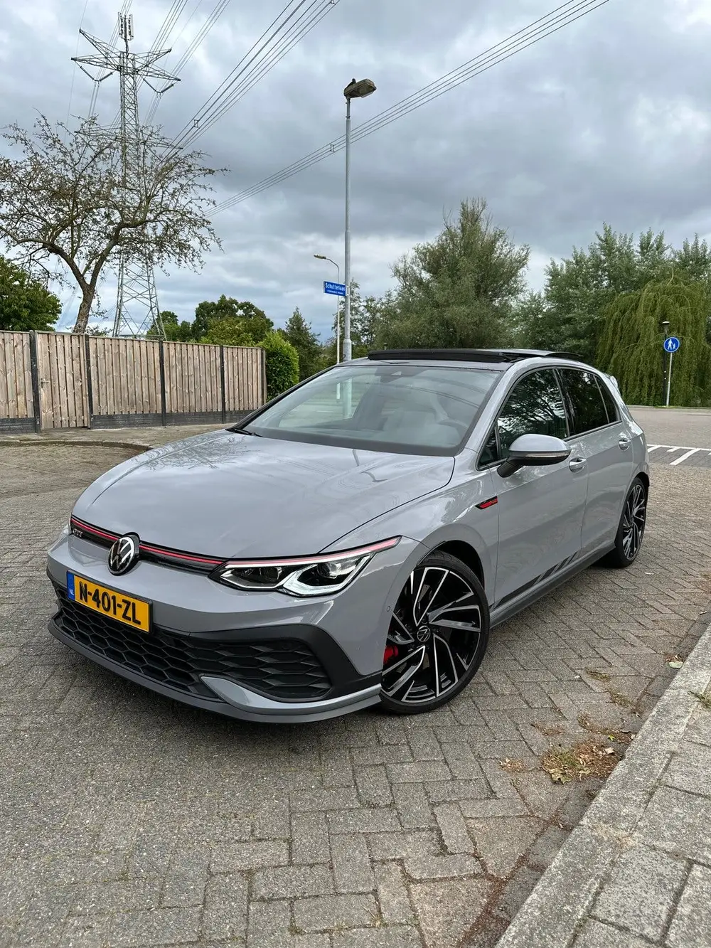 Volkswagen Golf GTI Clubsport | 2021 | 300pk | Moonstonegrey uit 2021