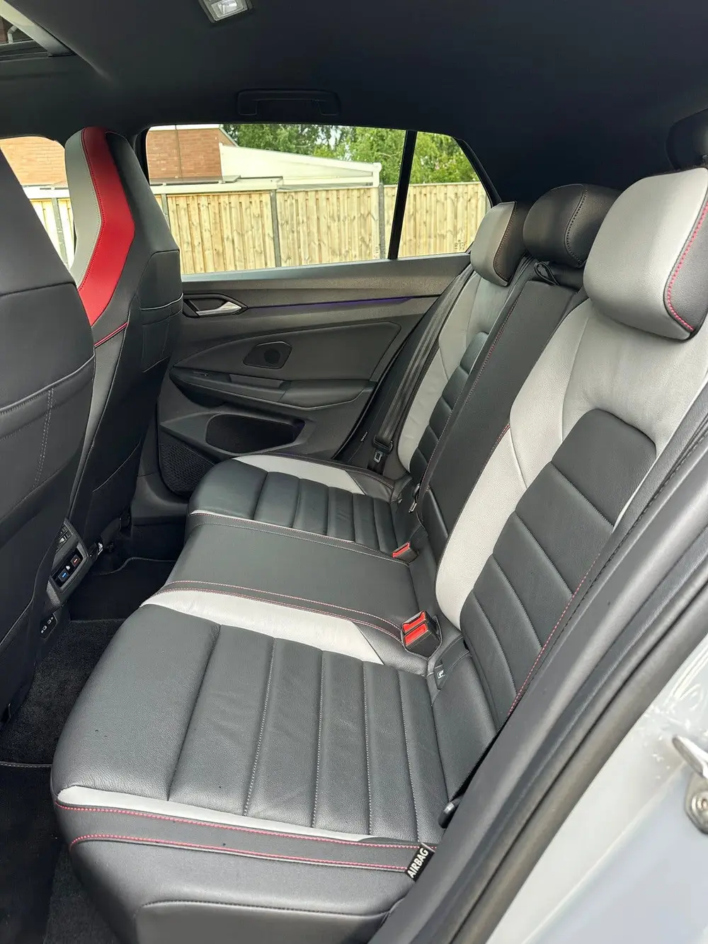 Volkswagen Golf GTI Clubsport | 2021 | 300pk | Moonstonegrey uit 2021, foto 20