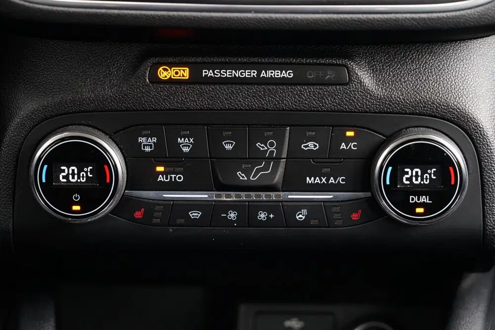 Ford Focus 1.0 EcoBoost Titanium Business uit 2019, foto 11
