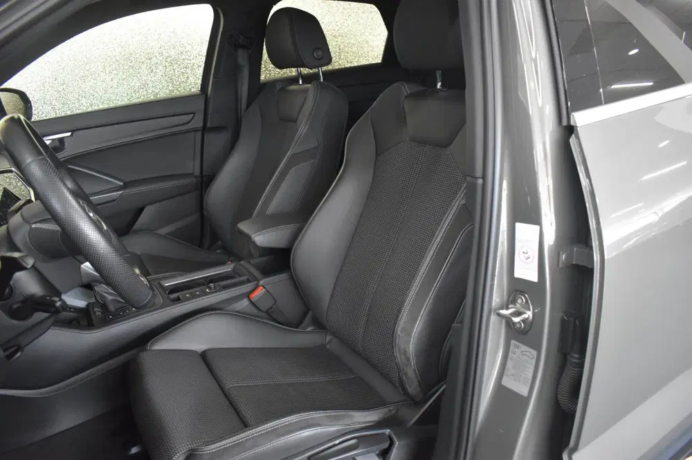 Audi Q3 45 TFSI e S-Line 245pk uit 2022, foto 3