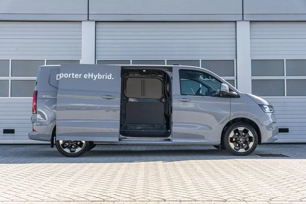Volkswagen Transporter 2.5 eHybrid 233pk AUT L2H1 30 Bulli uit 2026, foto 3