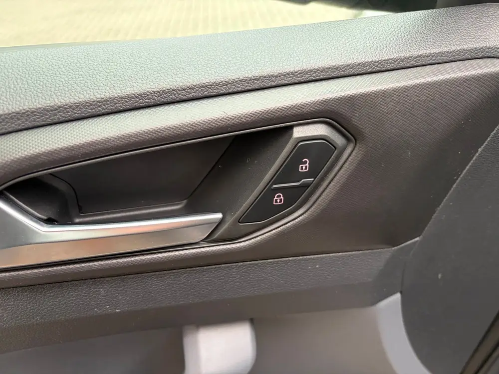 Volkswagen T-CROSS 1.0 TSI Life / Carplay / Airco / Add. Cru uit 2021, foto 10