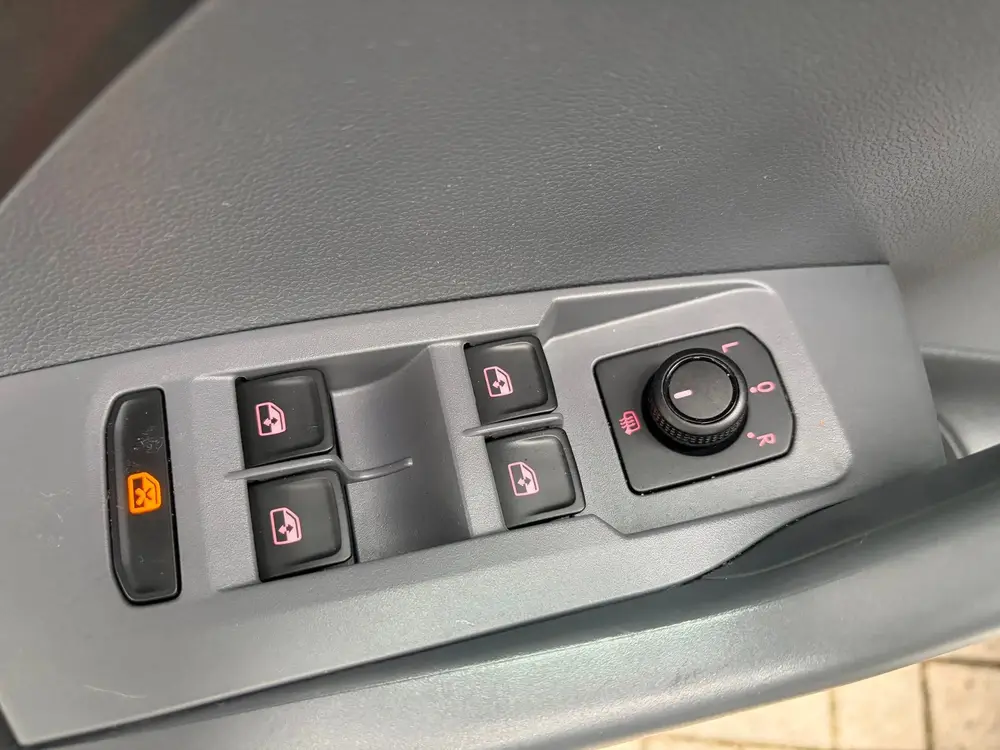 Volkswagen T-CROSS 1.0 TSI Life / Carplay / Airco / Add. Cru uit 2021, foto 9
