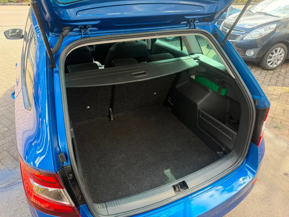 Skoda Fabia Combi 1.0 TSI Business Edition uit 2021, foto 6