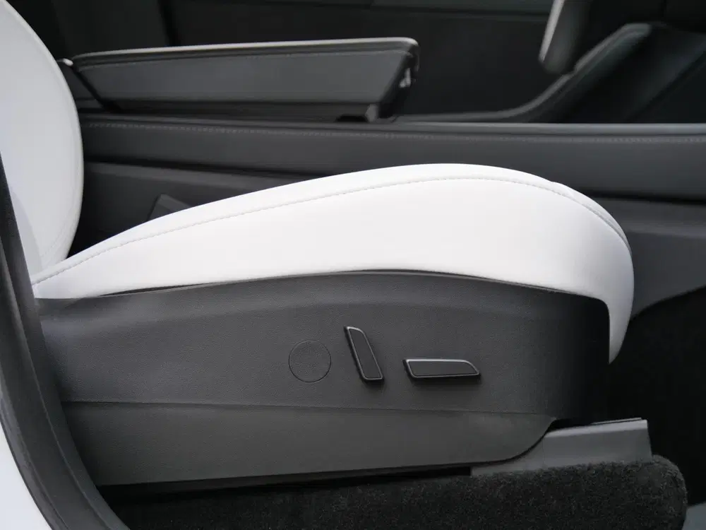 Tesla Model Y 75kWh AWD LONG RANGE uit 2022, foto 10