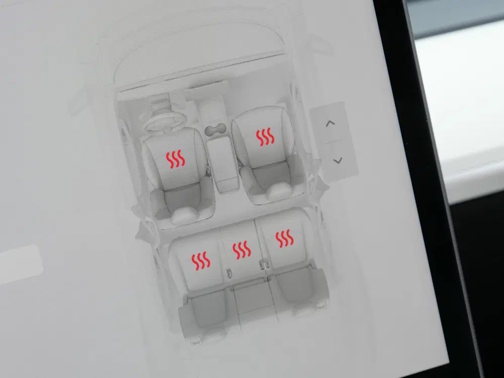 Tesla Model Y 75kWh AWD LONG RANGE uit 2022, foto 13