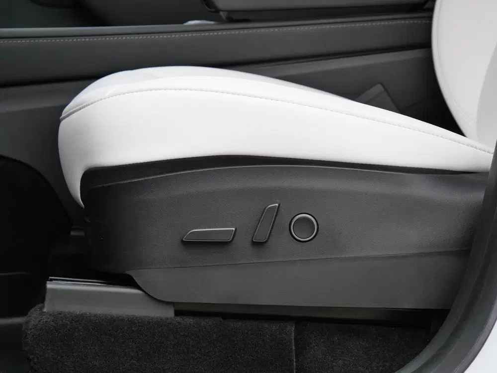 Tesla Model Y 75kWh AWD LONG RANGE uit 2022, foto 9
