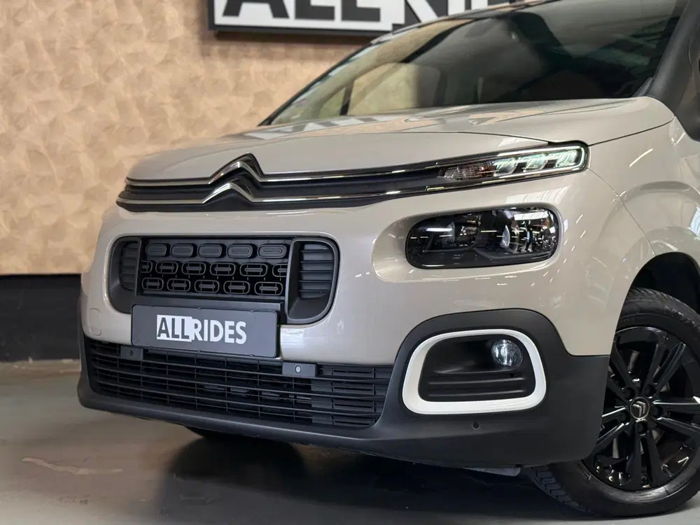 Citroën Berlingo Citroen Berlingo 1.2 PureTech Shine uit 2020, foto 3