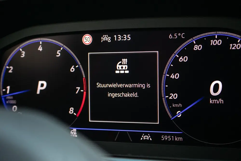 Volkswagen T-Roc 1.5 TSI R-Line Edition | Adapt cruise | Pan uit 2025, foto 20
