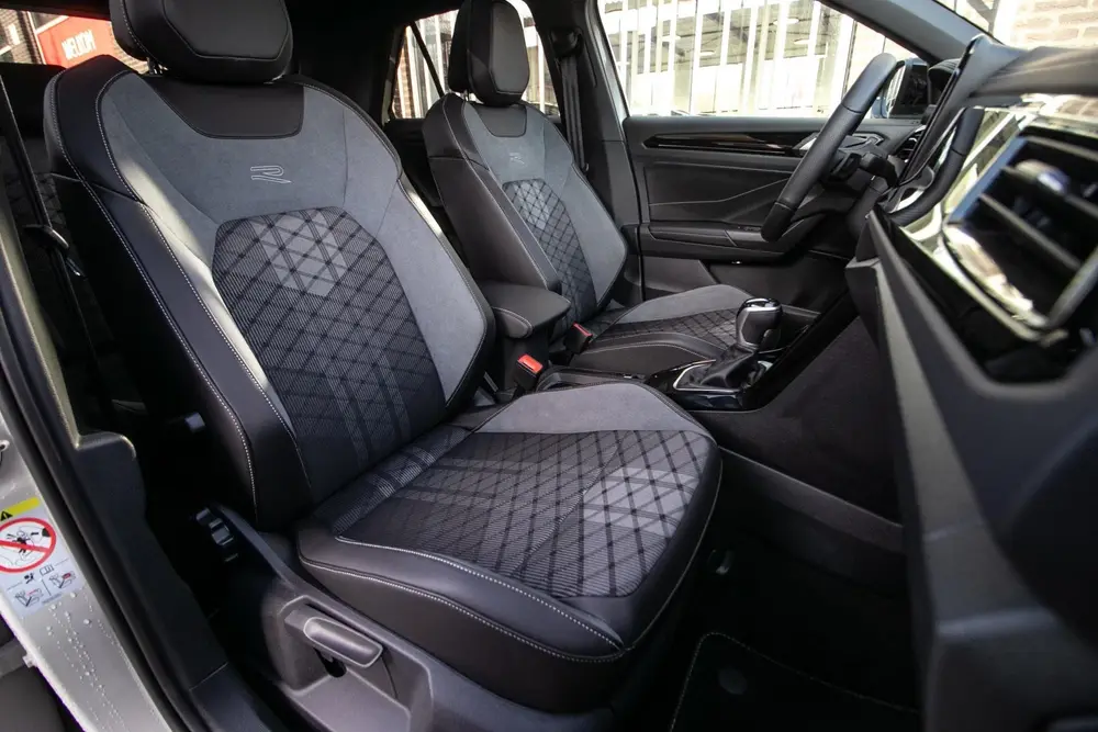Volkswagen T-Roc 1.5 TSI R-Line Edition | Adapt cruise | Pan uit 2025, foto 6