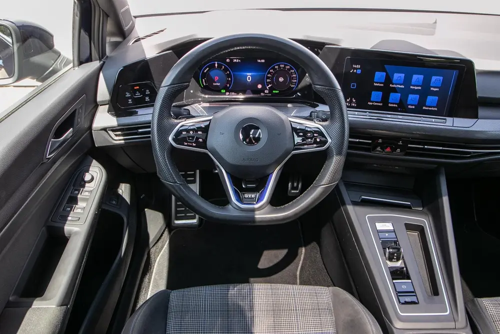Volkswagen Golf 1.4 eHybrid GTE 245 - Schuif/-kanteldak | We uit 2022, foto 17