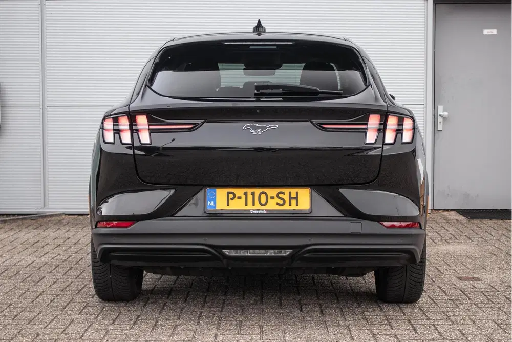 Ford Mustang Mach-E Extended RWD 98 kWh uit 2022, foto 13