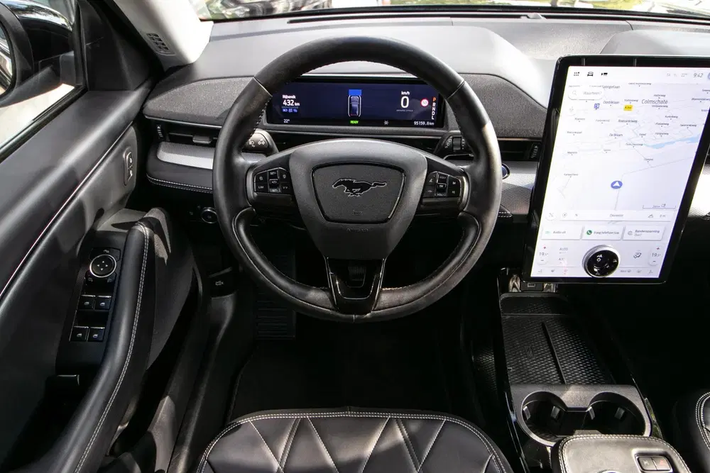 Ford Mustang Mach-E Extended RWD 98 kWh uit 2022, foto 17