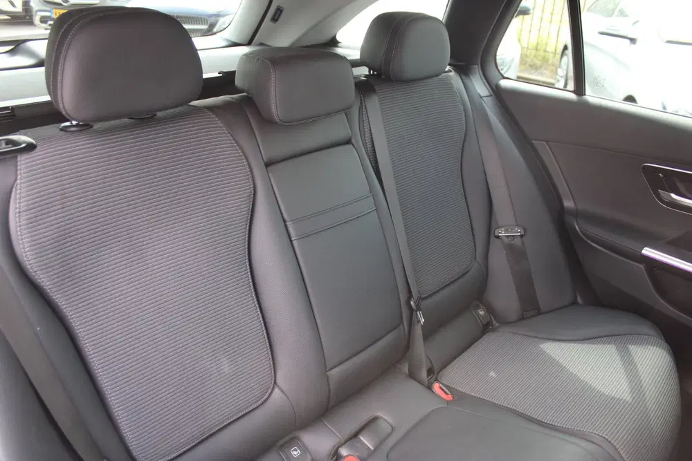 Mercedes-Benz C-Klasse 300e Luxury Line NIGHT PAKKET uit 2022, foto 18