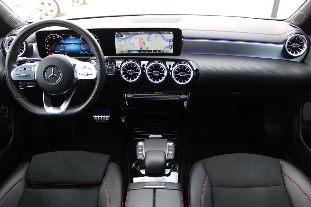 Mercedes-Benz CLA 180 AUT7 AMG NIGHT P uit 2022, foto 2