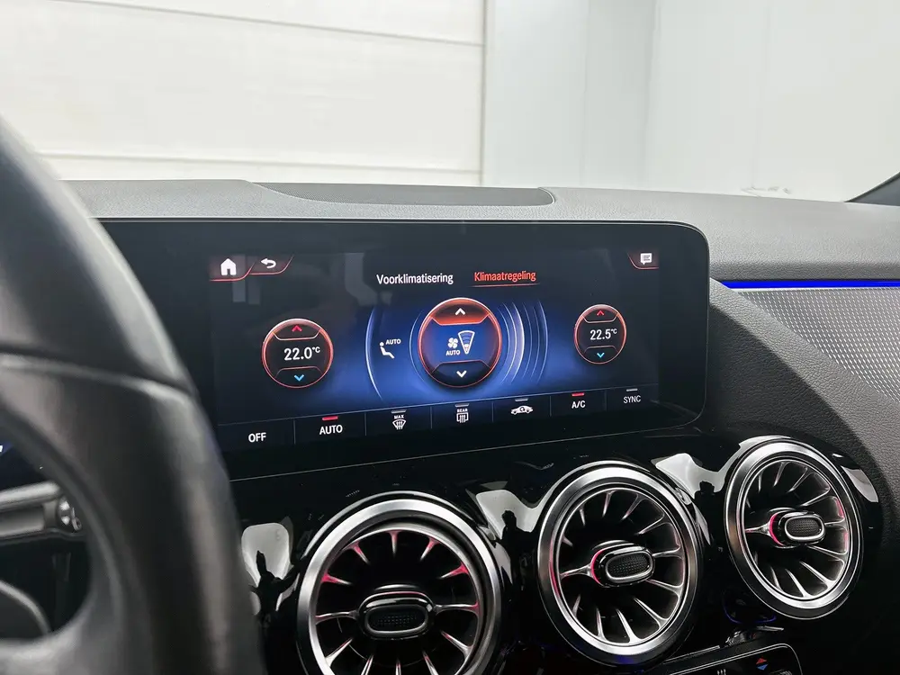 Mercedes-Benz GLA 250 e Progressive uit 2021, foto 10