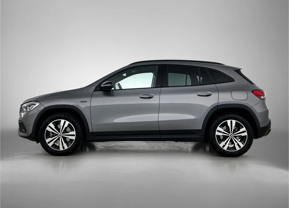Mercedes-Benz GLA 250 e Progressive uit 2021, foto 3