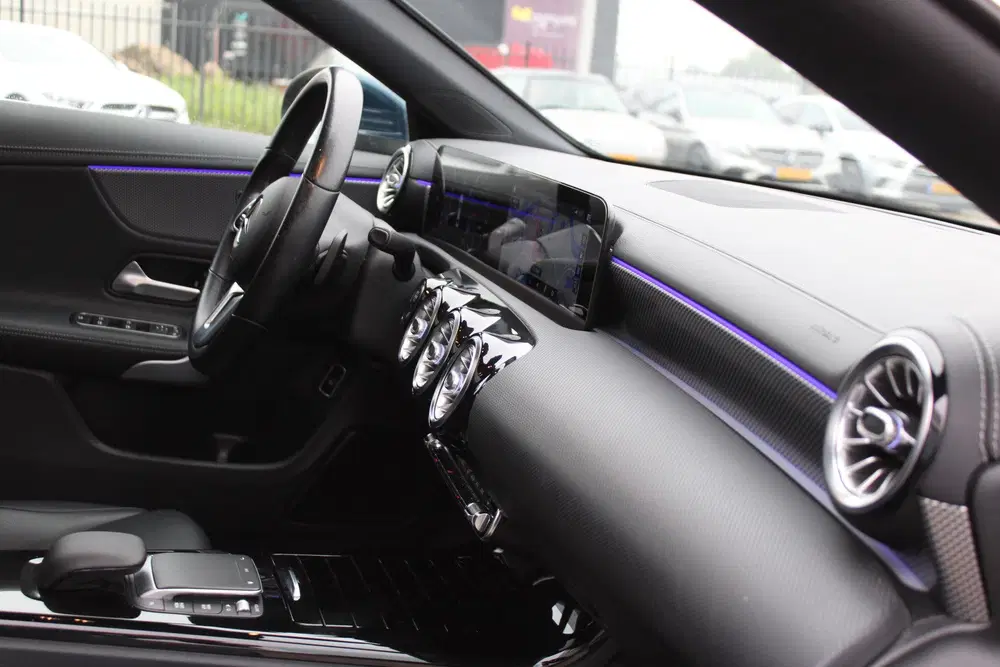 Mercedes-Benz CLA 180 AUT7 Luxury Line PANORAMADAK LE uit 2020, foto 17