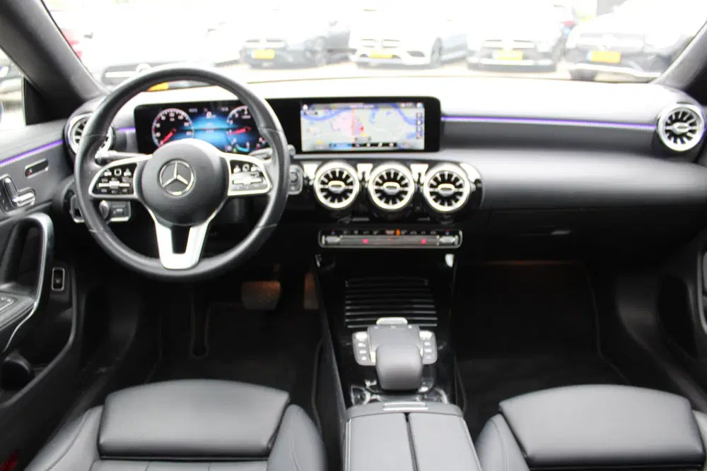 Mercedes-Benz CLA 180 AUT7 Luxury Line PANORAMADAK LE uit 2020, foto 2