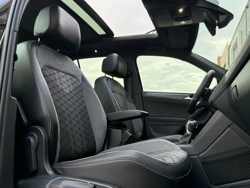 Volkswagen Tiguan R-Line eHybride / DSG / PANO / HUD / VOL uit 2021, foto 12