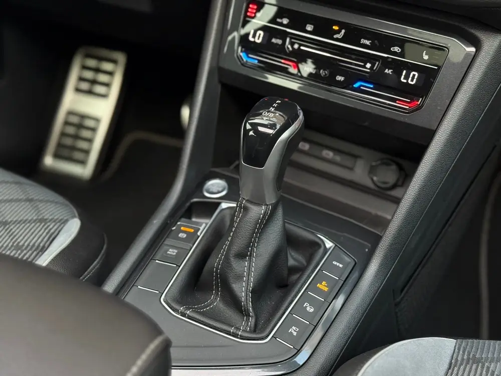 Volkswagen Tiguan R-Line eHybride / DSG / PANO / HUD / VOL uit 2021, foto 16