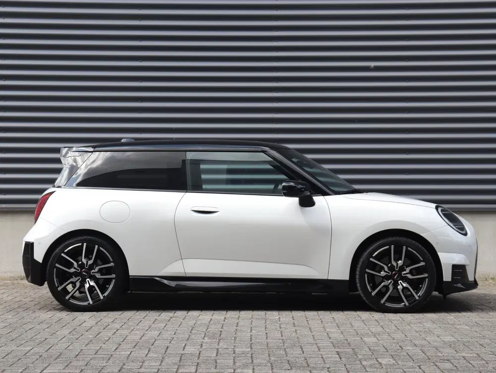 Mini John Cooper Works Cooper E uit 2024, foto 6