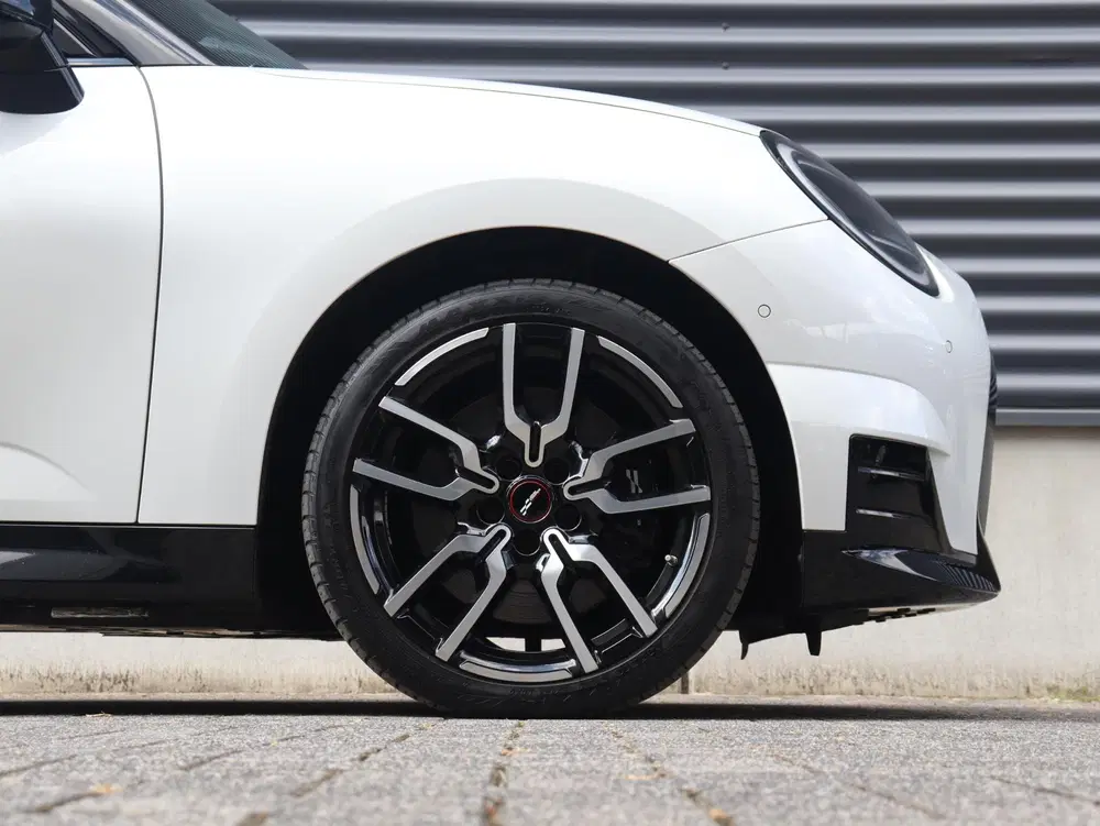 Mini John Cooper Works Cooper E uit 2024, foto 7