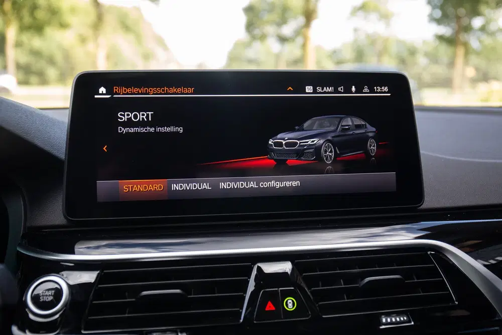 BMW 5-serie 5 Serie 545e xDrive High Executive M-Sport uit 2021, foto 19