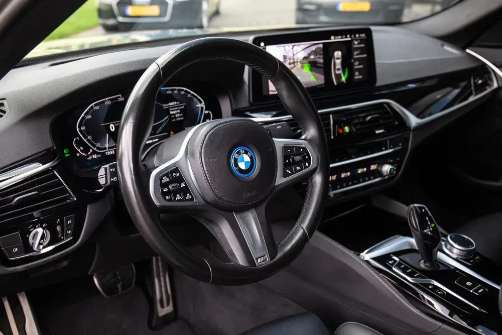 BMW 5-serie 5 Serie 545e xDrive High Executive M-Sport uit 2021, foto 3