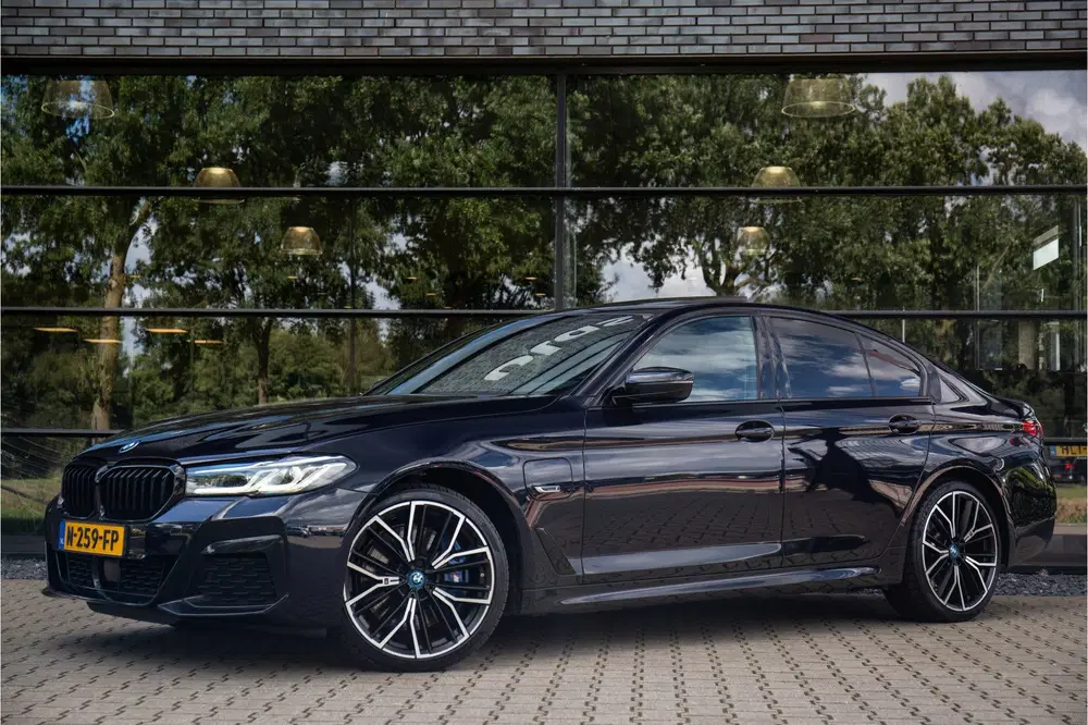 BMW 5-serie 5 Serie 545e xDrive High Executive M-Sport uit 2021, foto 5
