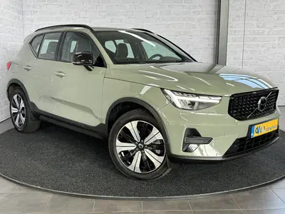 Volvo XC40 1.5 T4 PHEV Plus Dark Trekhaak Harman Kard uit 2023