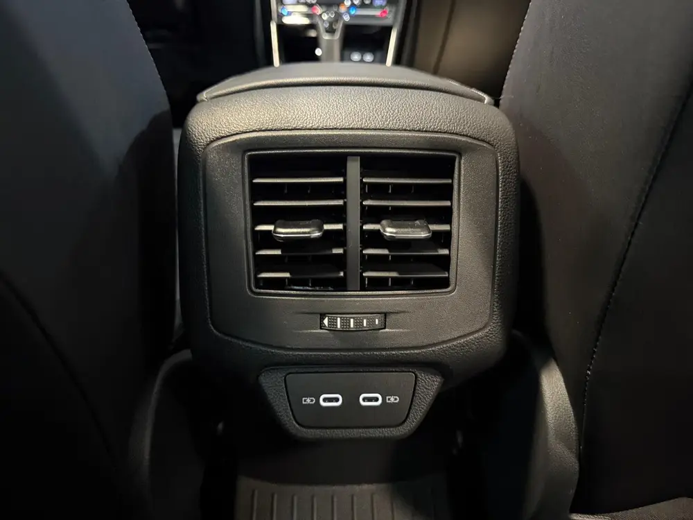 Volkswagen T-Roc 1.5 TSI 3X R-Line|PANO|LANEASSIST|CAMERA|CA uit 2024, foto 16