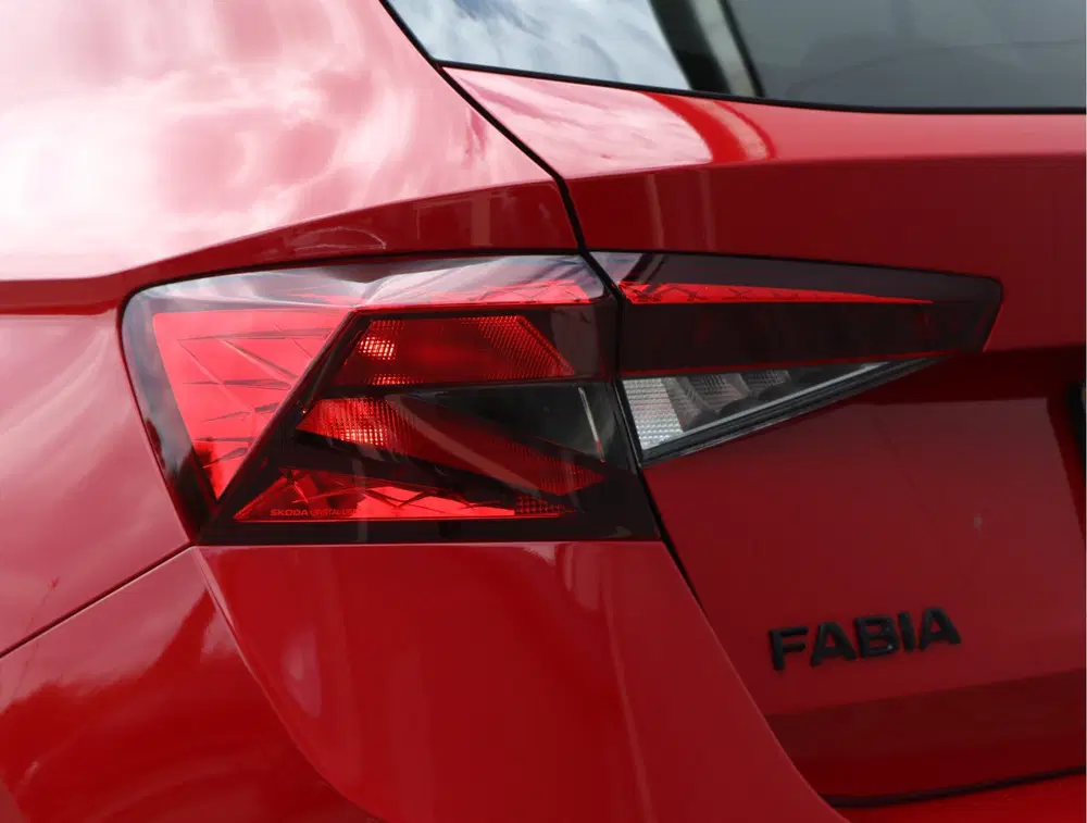 Skoda Fabia 1.0 TSI Monte Carlo uit 2022, foto 16