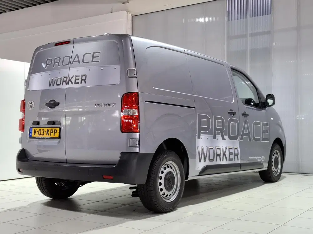 Toyota Proace 2.0 D-4D L1 Challenger Lat uit 2024, foto 10