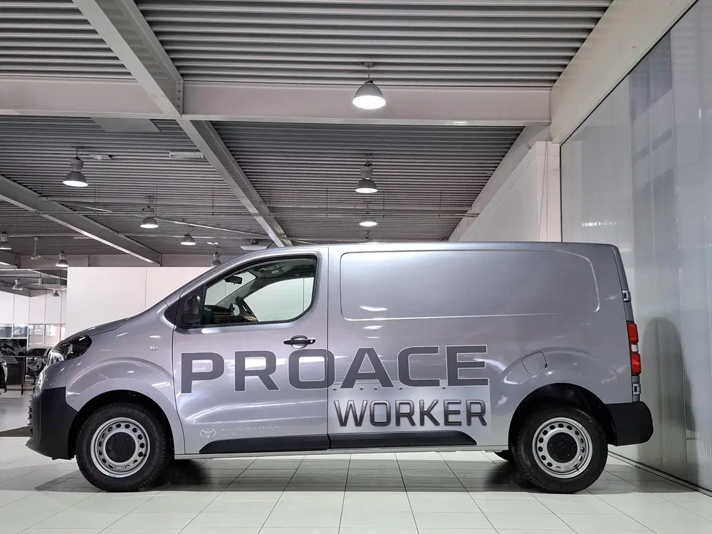 Toyota Proace 2.0 D-4D L1 Challenger Lat uit 2024, foto 6