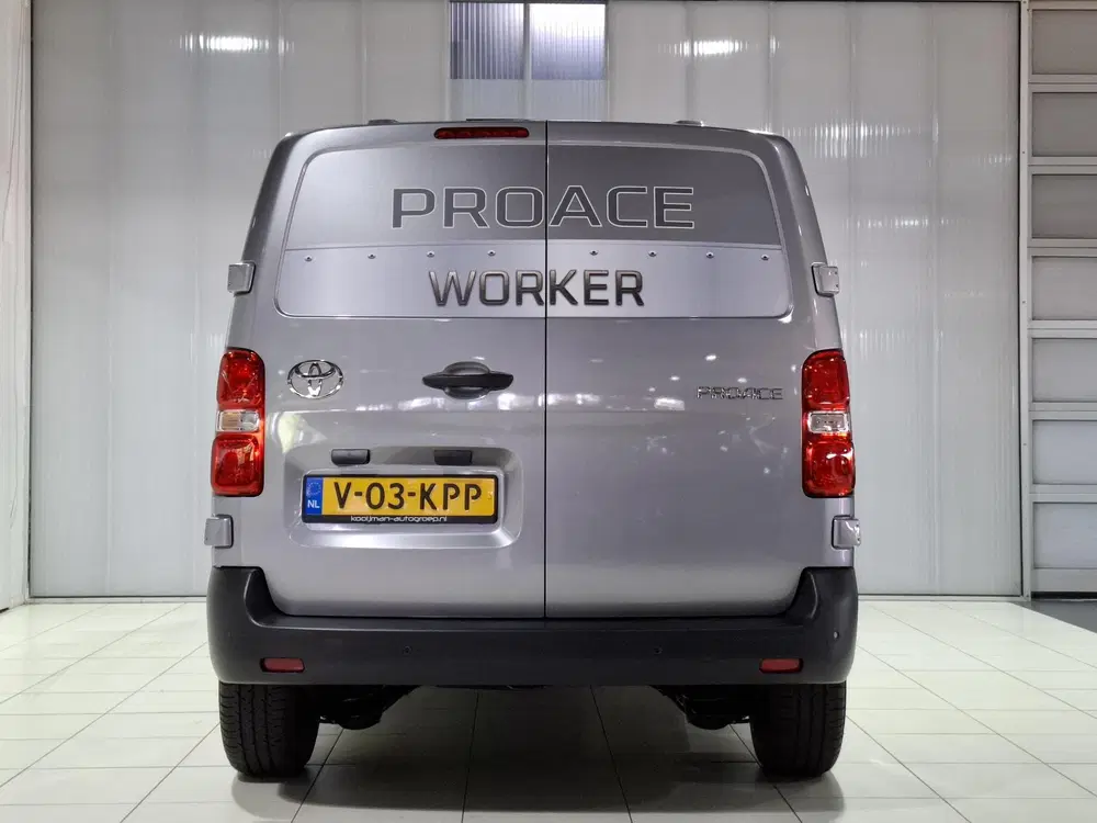 Toyota Proace 2.0 D-4D L1 Challenger Lat uit 2024, foto 9