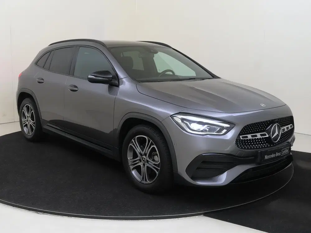 Mercedes-Benz GLA 200 AMG Line uit 2022, foto 5